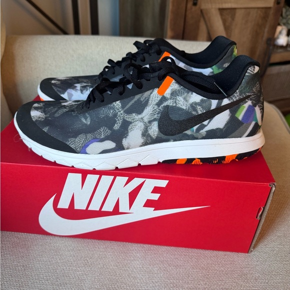 Men’s Nike Flex Experience Size 11 - Like new!! - Picture 2 of 8